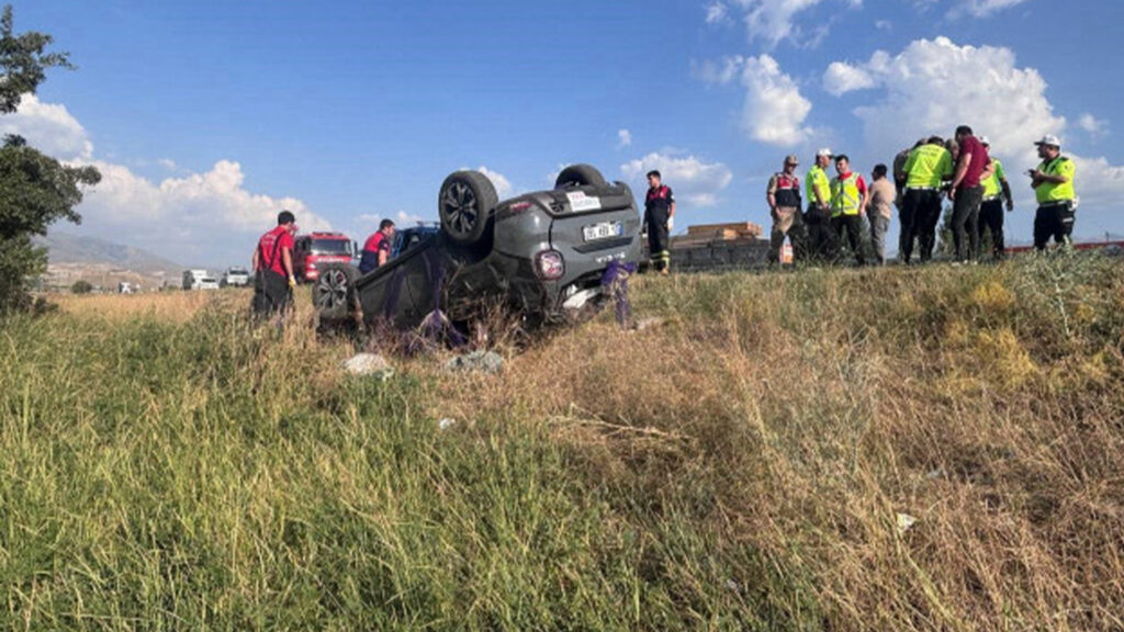 Nişan Dönüşü Feci Kaza: 1 Ölü, 4 Yaralı