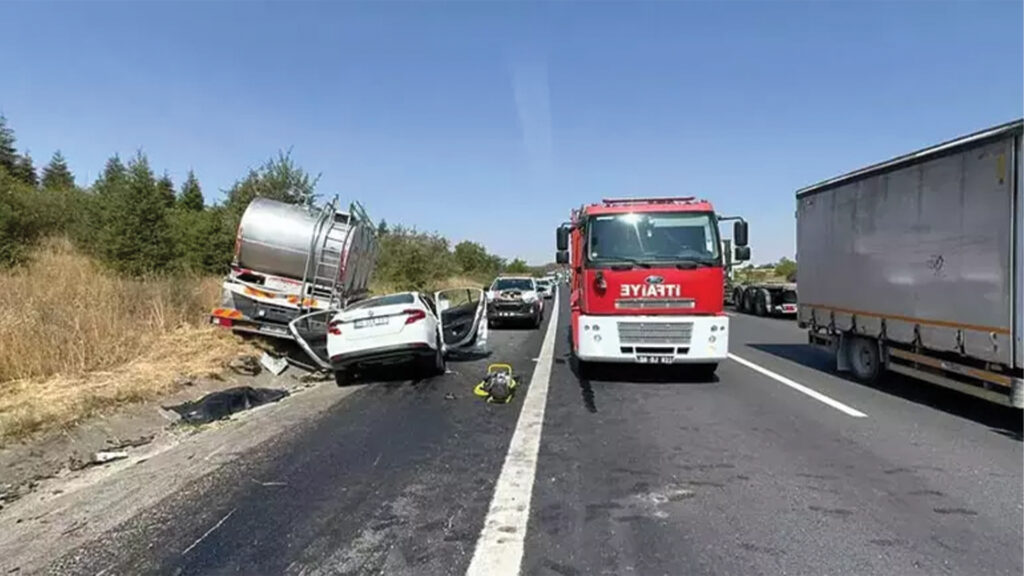 Tekirdağ’da Feci Kaza: Kamyon ile Otomobil Çarpıştı, 4 Kişi Hayatını Kaybetti