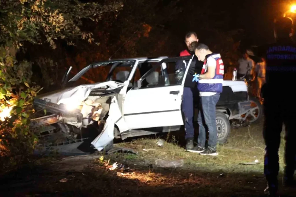 Akyazı’da Feci Kaza: Motosiklet Sürücüsü Hayatını Kaybetti, 1 Kişi Yaralandı
