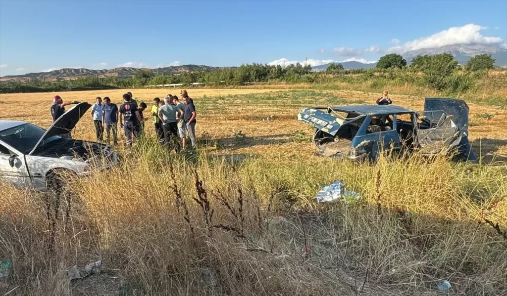 Amasya’da Trafik Kazası: 5 Kişi Yaralandı