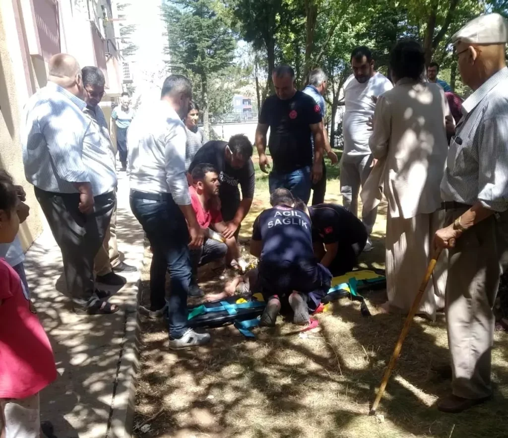 Besni'de 4. Kattan Düşen Çocuk Hayatını Kaybetti