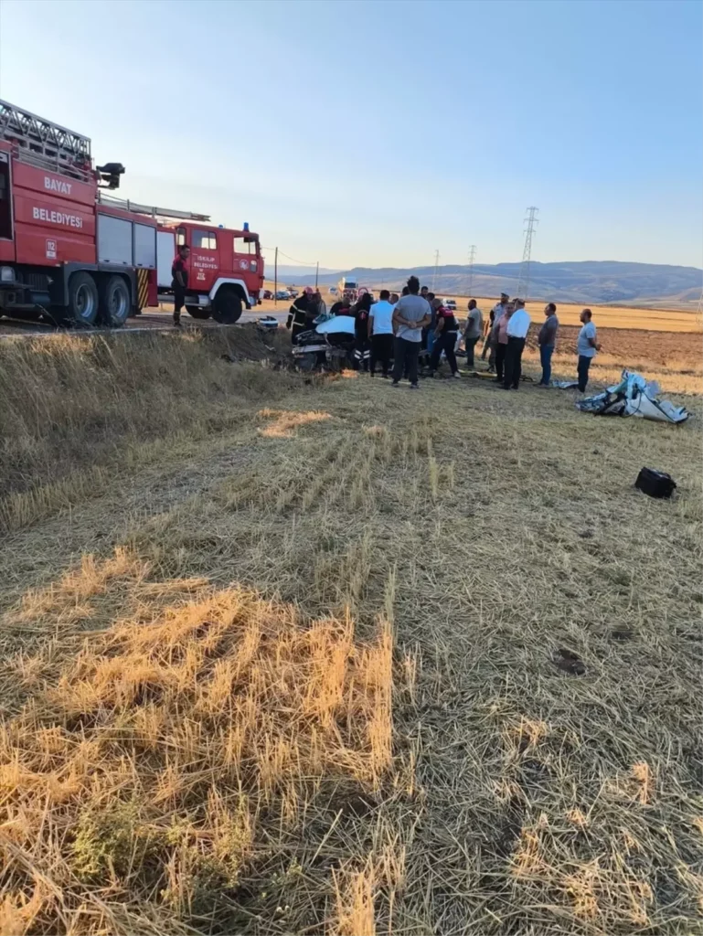 Çorum’da Otomobil Kamyona Çarptı: 1 Yaralı