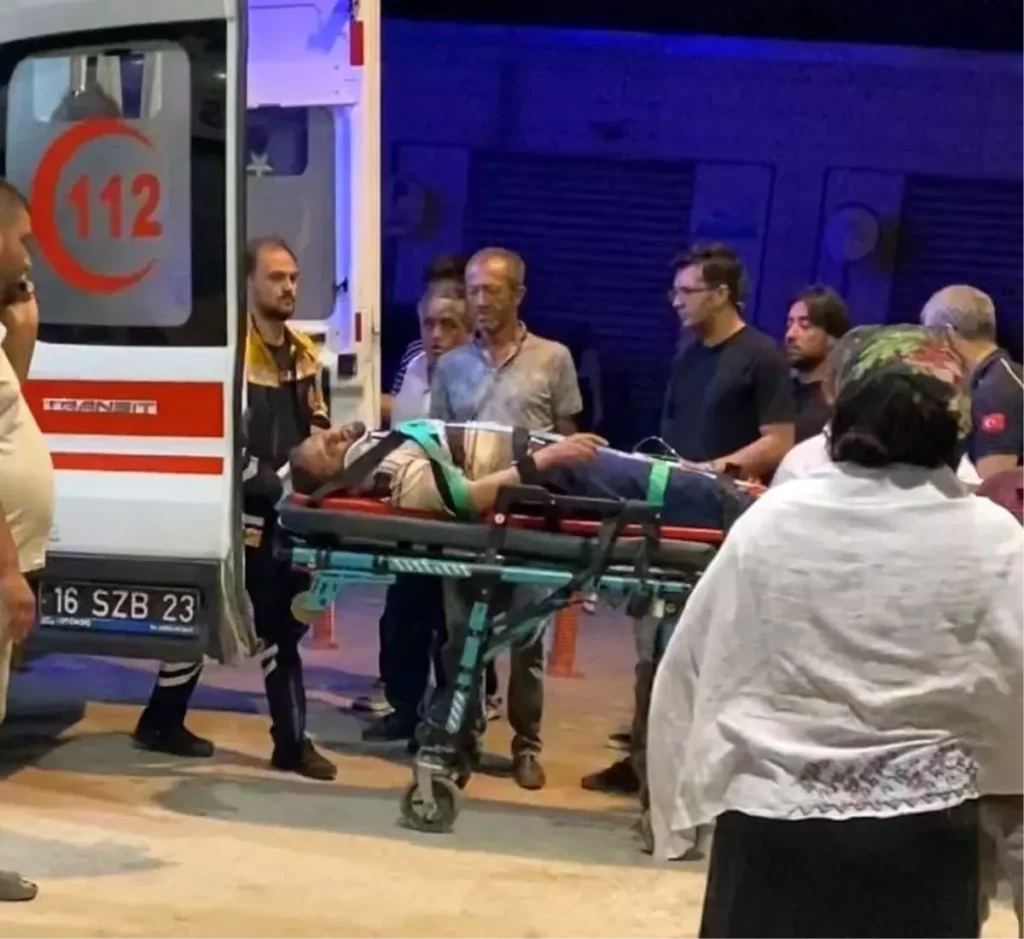 İnegöl'de Traktör Devrildi: Sürücü Yaralandı