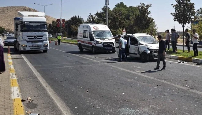 Mardin’de Zincirleme Kaza: 5 Araç Çarpıştı
