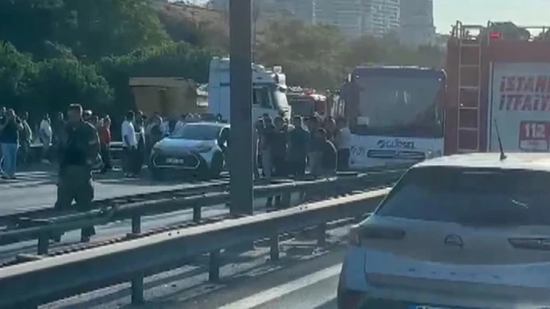 TEM Otoyolu’nda Feci Kaza – 1 Ölü, 21 Yaralı