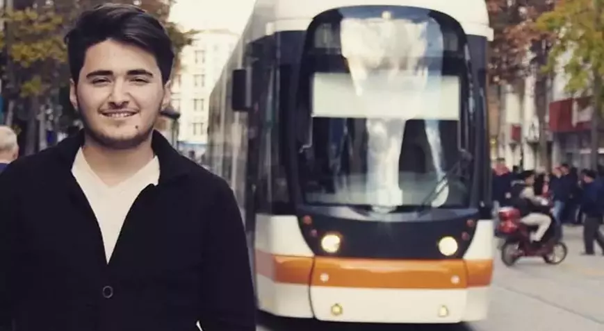 Afyon Yolunda Feci Kaza: Yeni Evli Genç Hayatını Kaybetti