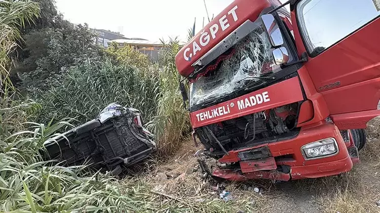 Aydın’da yakıt tankeri minibüse çarptı: 3 yaralı
