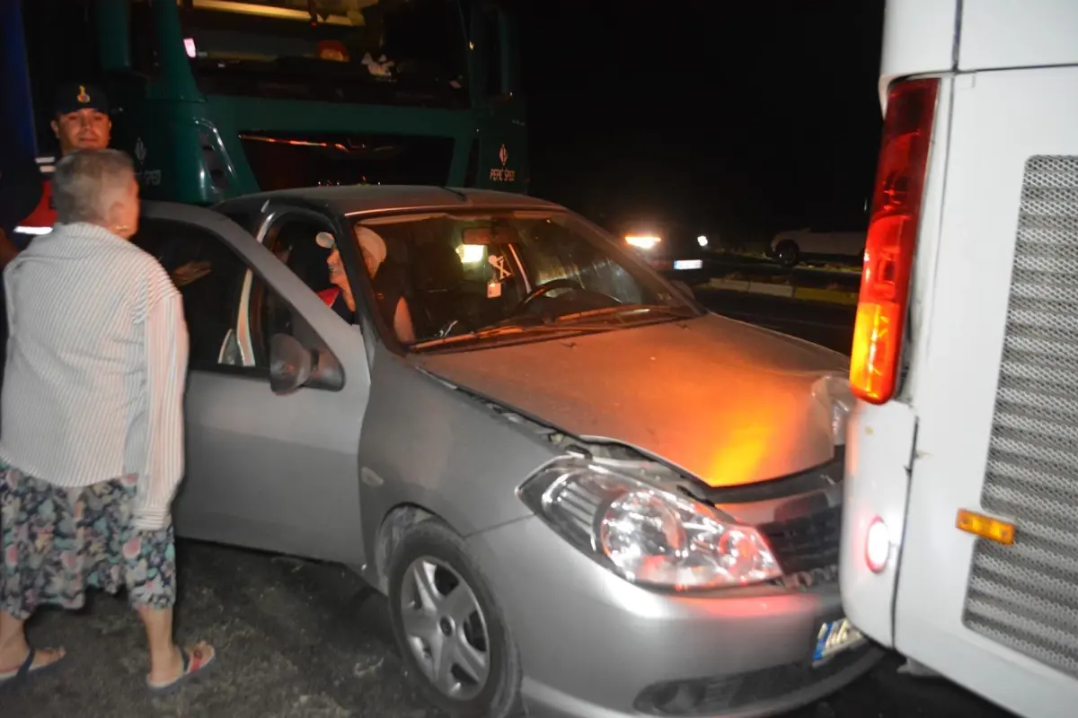 Ayvalık’ta Zincirleme Kaza: 1 Ölü, 3 Yaralı