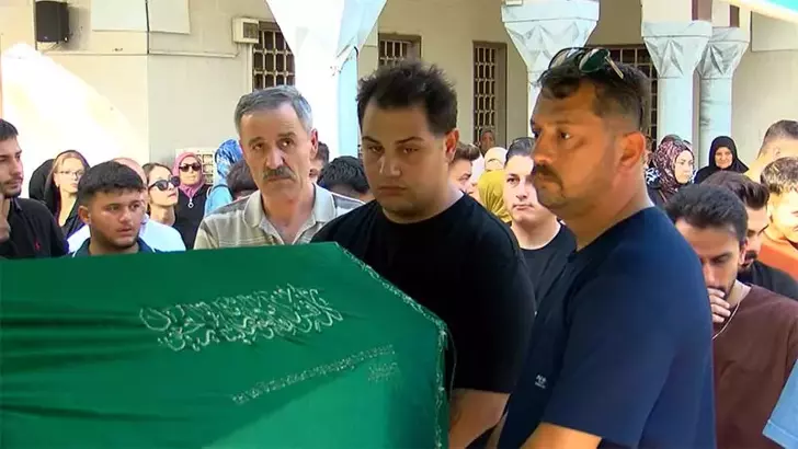 Beykoz’da elektrik akımına kapılan genç son yolculuğuna uğurlandı