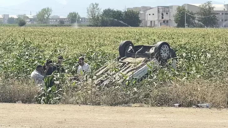 Bursa’da hafif ticari araç mısır tarlasına uçtu: 1 yaralı