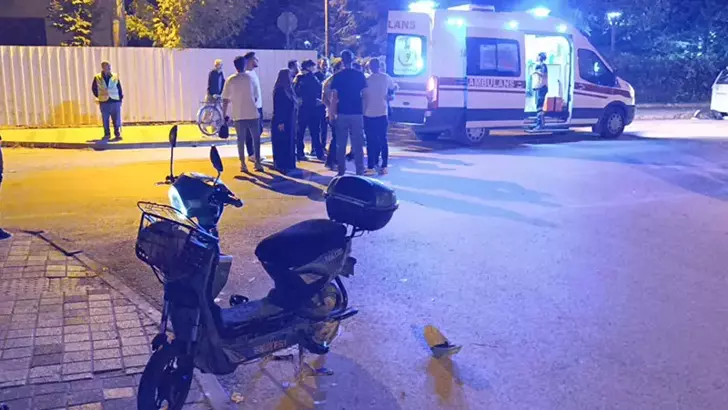 Bursa’da otomobille elektrikli bisiklet çarpıştı: 1 ağır yaralı