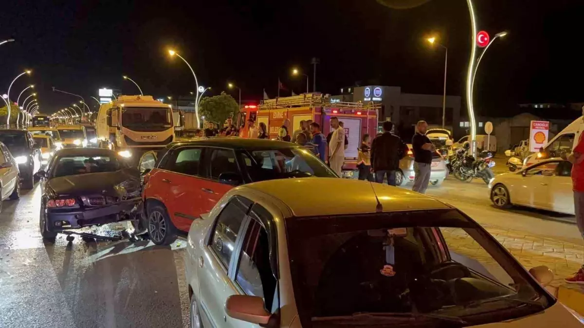 Edirne’de Zincirleme Kaza: 1 Yaralı, Alkollü Sürücü Tespit Edildi