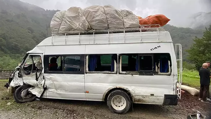 Giresun’da Minibüsler Çarpıştı: 10 Tarım İşçisi Yaralandı