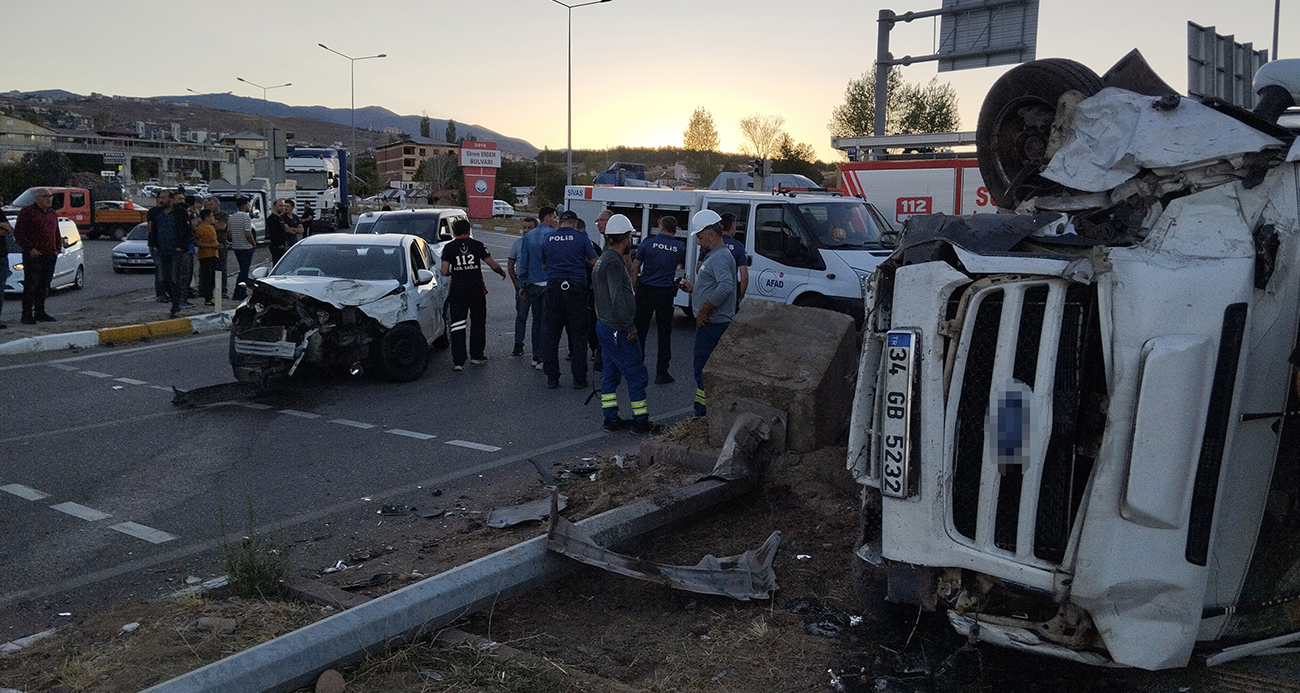 Sivas Suşehri’nde minibüs kazası: 15 tarım işçisi yaralandı