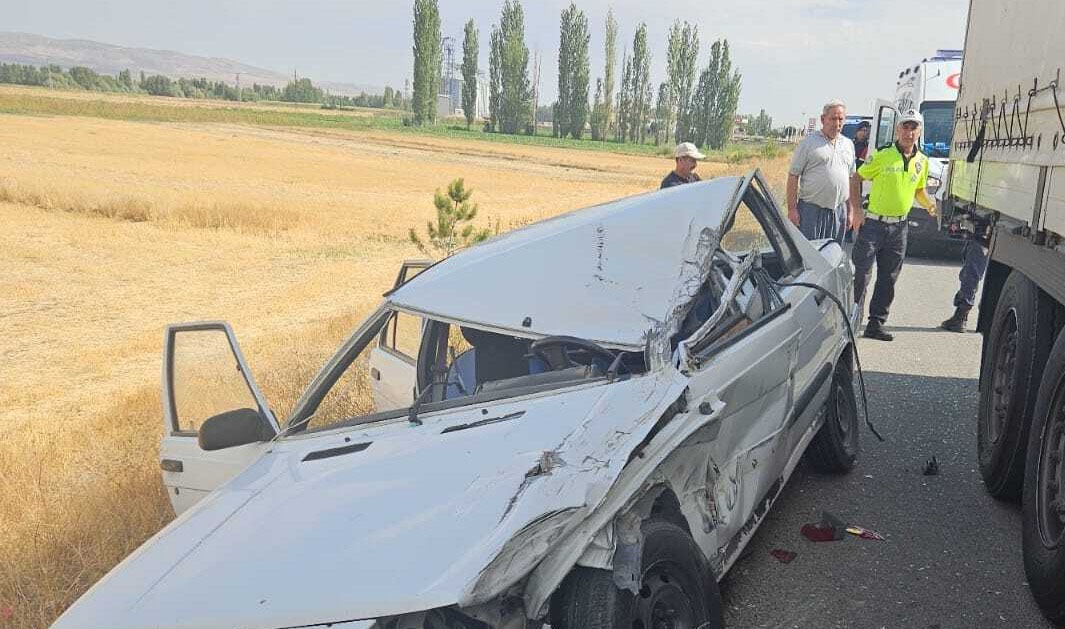 Sivas’ta Zincirleme Kaza: 3 Yaralı