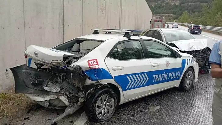 Tokat’ta zincirleme kaza: 2’si polis 8 yaralı