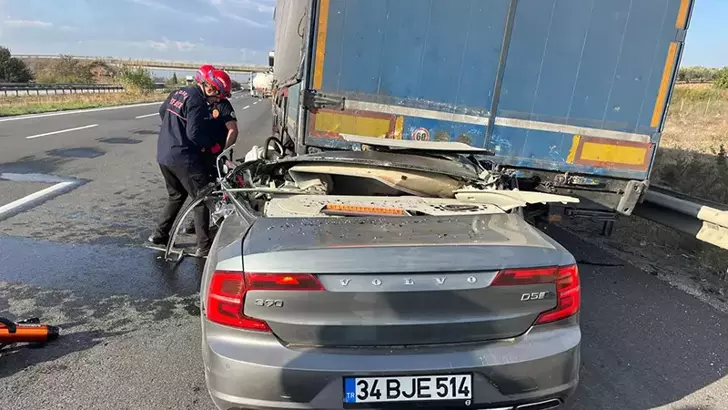 Adana’da otoyolda feci kaza: Sürücü hayatını kaybetti