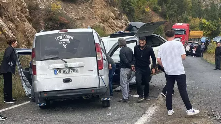 Artvin’de zincirleme kaza: 4 yaralı