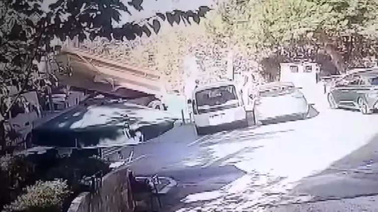 Beşiktaş’ta Hafriyat Kamyonu Devrildi: 1 Yaralı