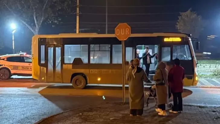 Bursa’da Özel Halk Otobüsü Yayaya Çarptı: 1 Ağır Yaralı