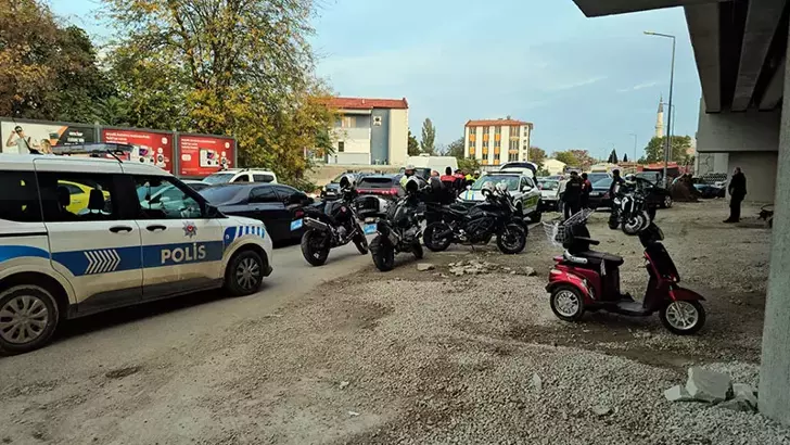 Edirne’de Feci Kaza: Üç Tekerlekli Elektrikli Bisiklet Otomobilin Altında Kaldı, Sürücü Hayatını Kaybetti