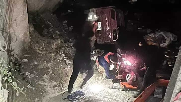 Hatay’da Asi Nehri’ne Düşen Motosiklet Sürücüsü Kurtarıldı