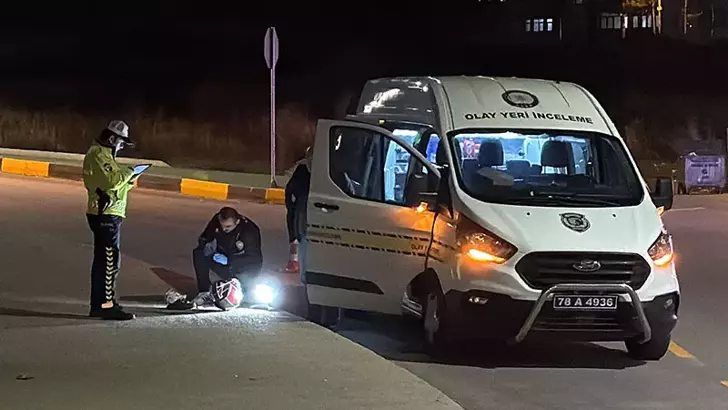 Karabük’te feci kaza: Motosiklet kaldırıma çarptı, 1 ölü 1 yaralı