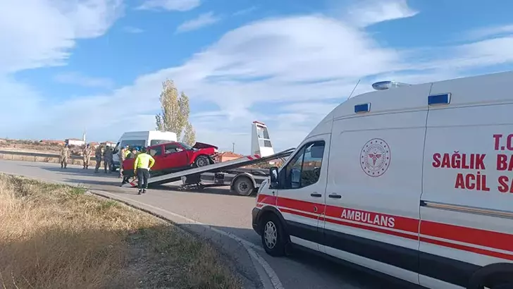 Kırıkkale’de 3 aracın karıştığı zincirleme kazada 4 yaralı