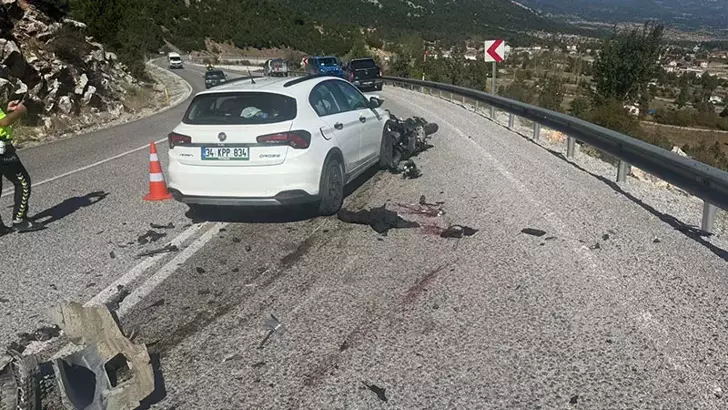 Muğla’da Otomobil ile Motosiklet Çarpıştı: 1 Ölü, 1 Yaralı