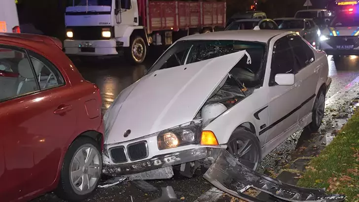 Sivas’ta 5 aracın karıştığı zincirleme kaza: 1 yaralı