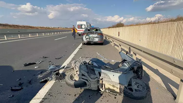 Tekirdağ’da motosiklet emniyet şeridindeki otomobile çarptı: 1 yaralı