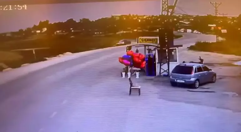 Adana’da otomobil virajda takla attı: 1 yaralı