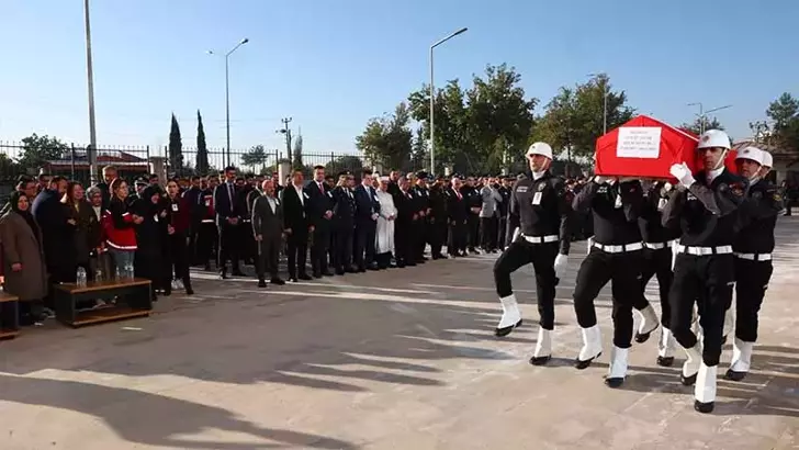 Adıyaman’da trafik kazasında hayatını kaybeden polis memuru, memleketine uğurlandı
