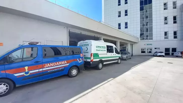 Aksaray’da yolun karşısına geçmek isteyen kadın hayatını kaybetti