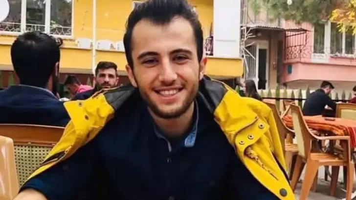 Antalya’da Bariyere Çarpan Motosiklet Sürücüsü Hayatını Kaybetti