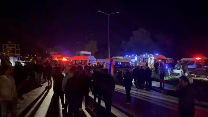 Bursa–Yalova Yolunda 5 Aracın Karıştığı Zincirleme Kaza: 1 Ölü, 13 Yaralı