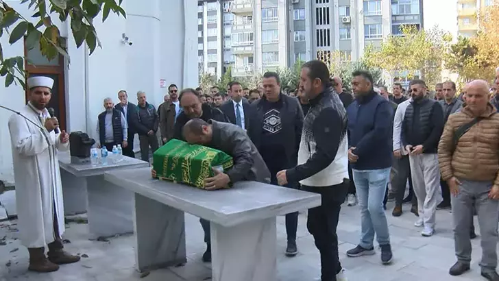 Büyükçekmece’de Trafik Kazasında Hayatını Kaybeden Kaan Bebek Toprağa Verildi