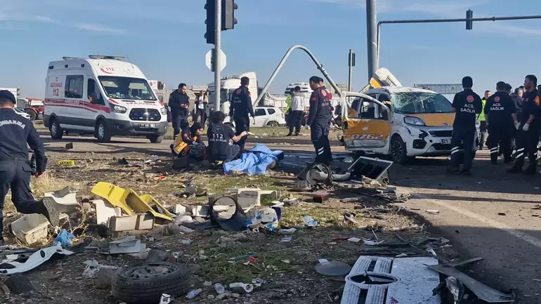 Diyarbakır’da 4 Kişinin Öldüğü Kazada TIR Sürücüsü Tutuklandı
