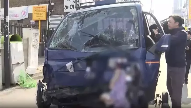 Güney Kore’de Minibüs Yayalara Çarptı: 2 Ölü, 18 Yaralı