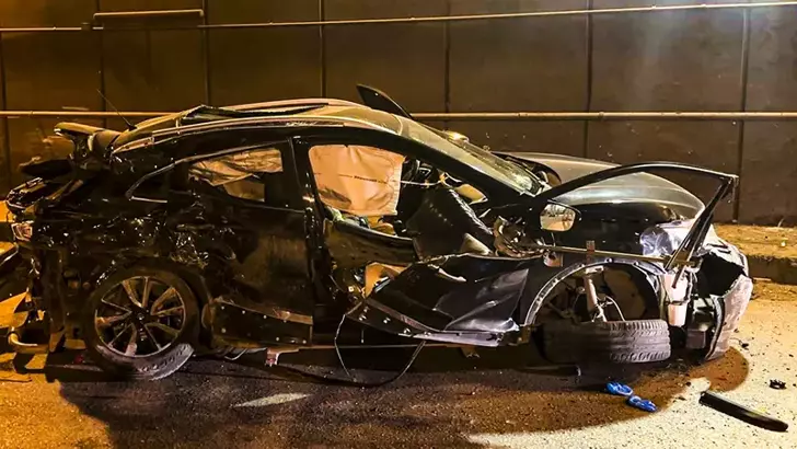 Karşı Şeride Geçen Cip Kamyonetle Çarpıştı: 2 Ölü, 1 Yaralı