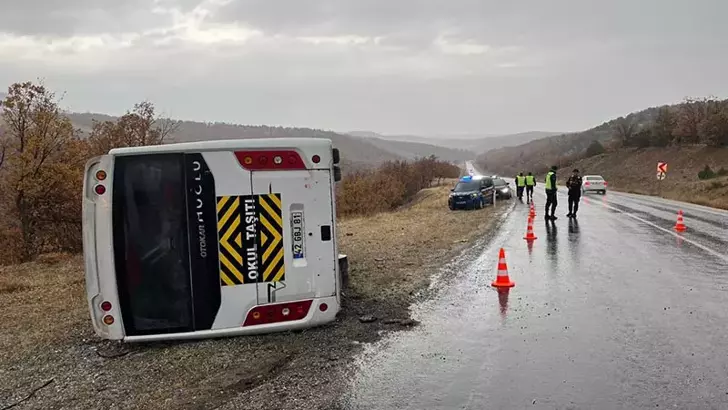 Konya’da Okul Servisi Devrildi: 28’i Öğrenci 29 Yaralı