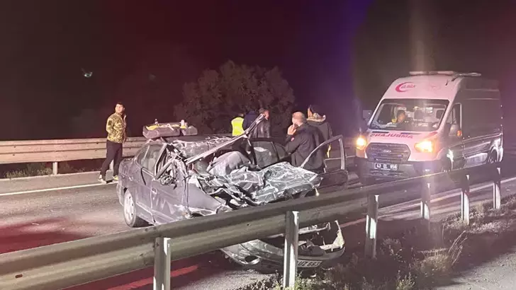 Kütahya’da otomobil TIR’a çarptı: 1 kişi hayatını kaybetti