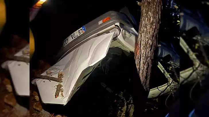 Muğla’da Otomobil Uçuruma Yuvarlandı: 2 Kişi Yaralandı