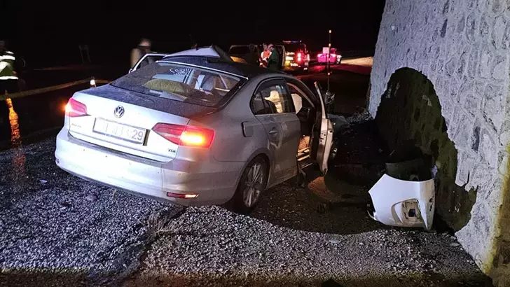 Sivas’ta İki Otomobil Çarpıştı: 1 Ölü, 2 Yaralı