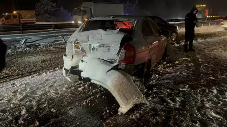 Anadolu Otoyolu’nda 7 Aracın Karıştığı Zincirleme Kaza: 2 Yaralı