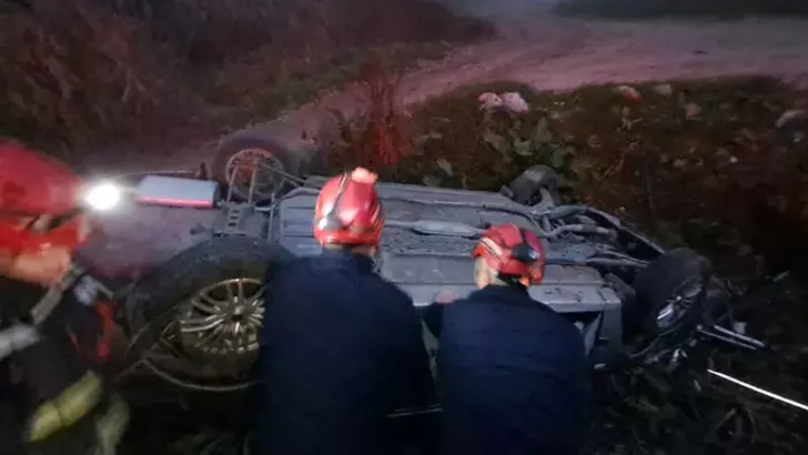 Balıkesir’de Otomobil Köprüden Uçtu: 2 Yaralı