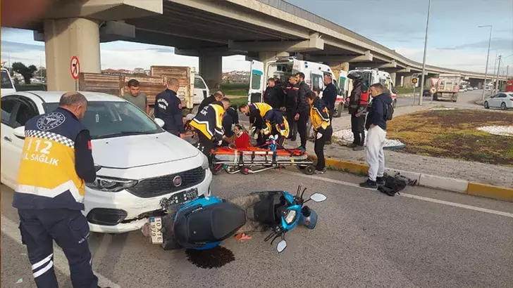 Bandırma’da Otomobil ile Motosiklet Çarpıştı: 2 Yaralı