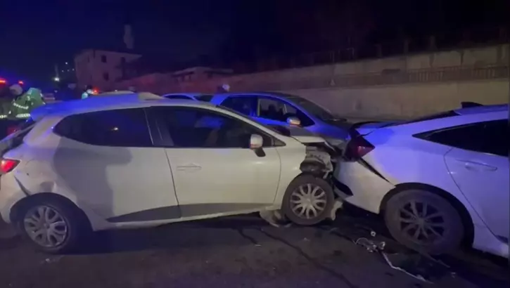 Çekmeköy’de 7 Aracın Karıştığı Zincirleme Kaza: 7 Yaralı