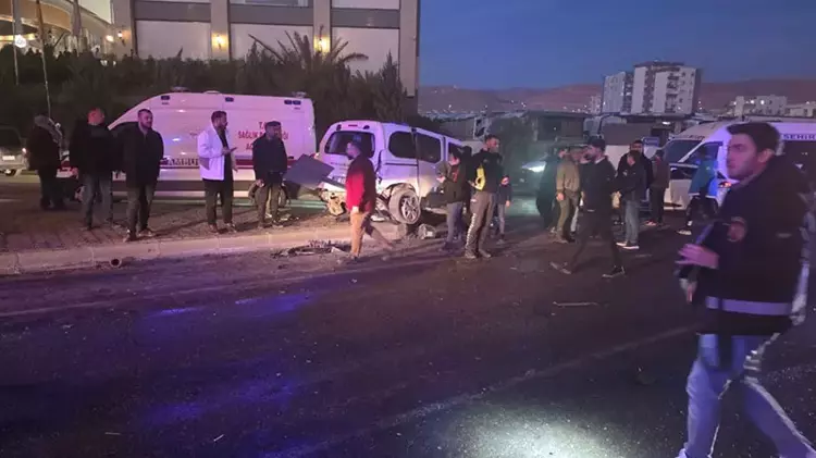 Cizre’de Vinç Dehşeti: Kavşakta 6 Araca Çarptı, 7 Yaralı