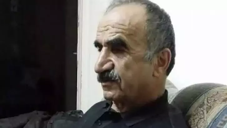 Hafif Ticari Araç ile Otomobil Çarpıştı: 1 Ölü, 4 Yaralı